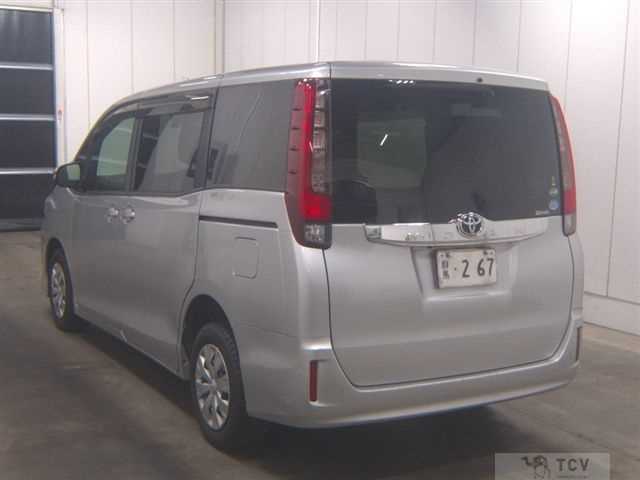2016 Toyota Noah