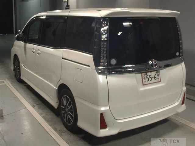 2014 Toyota Voxy