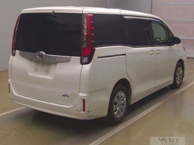2015 Toyota Noah