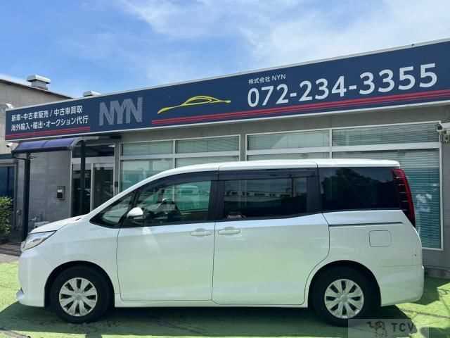 2016 Toyota Noah