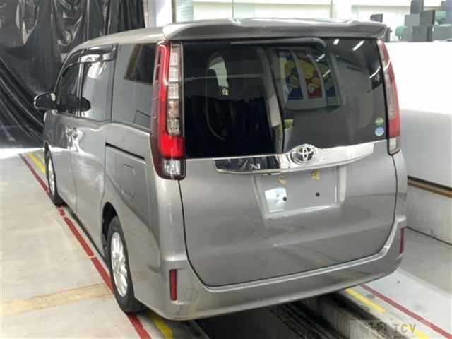 2016 Toyota Noah