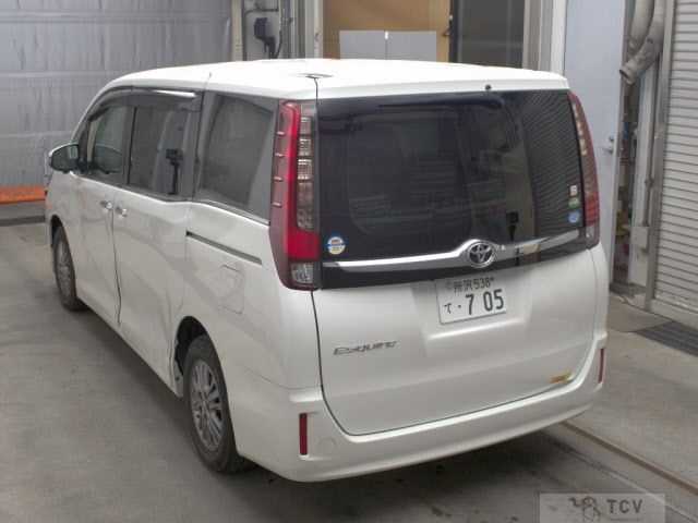 2015 Toyota Esquire