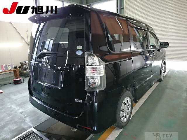 2011 Toyota Voxy