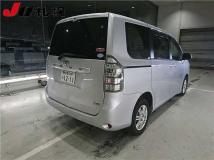 2013 Toyota Voxy