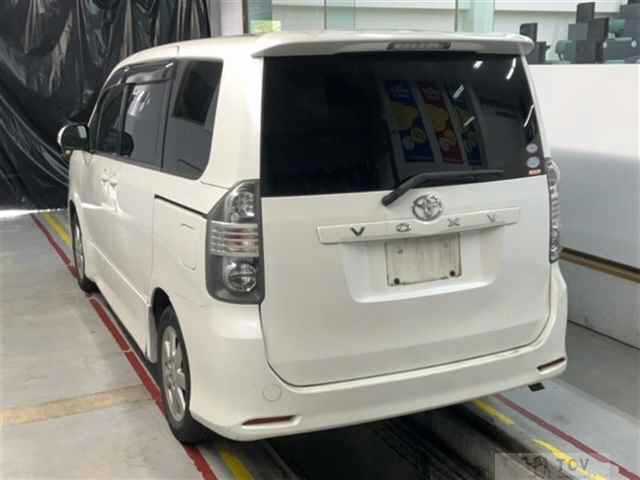 2007 Toyota Voxy
