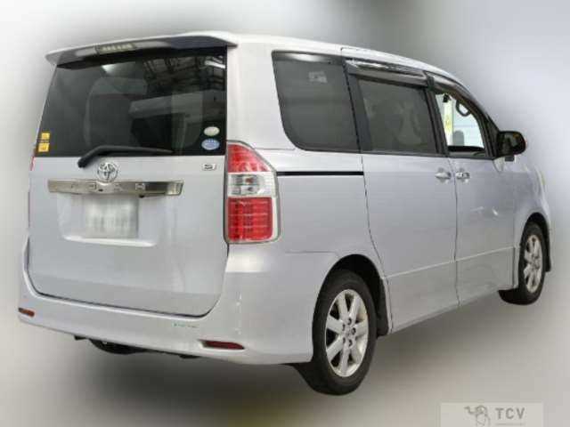 2009 Toyota Noah