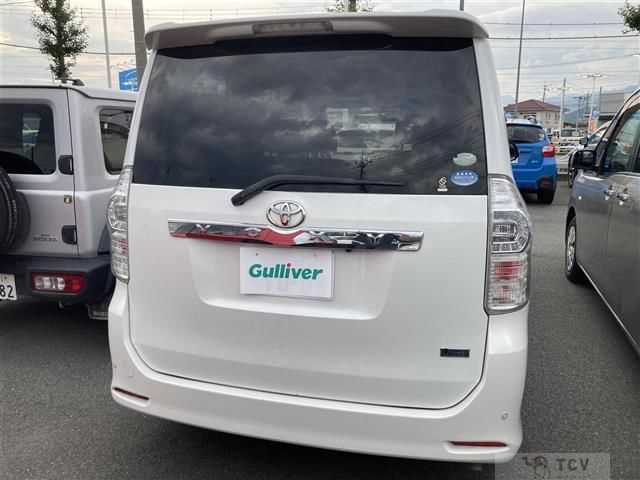 2011 Toyota Voxy
