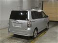 2007 Toyota Voxy