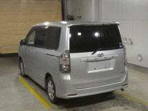 2007 Toyota Voxy