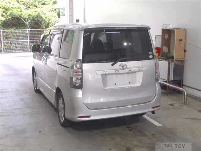 2008 Toyota Voxy