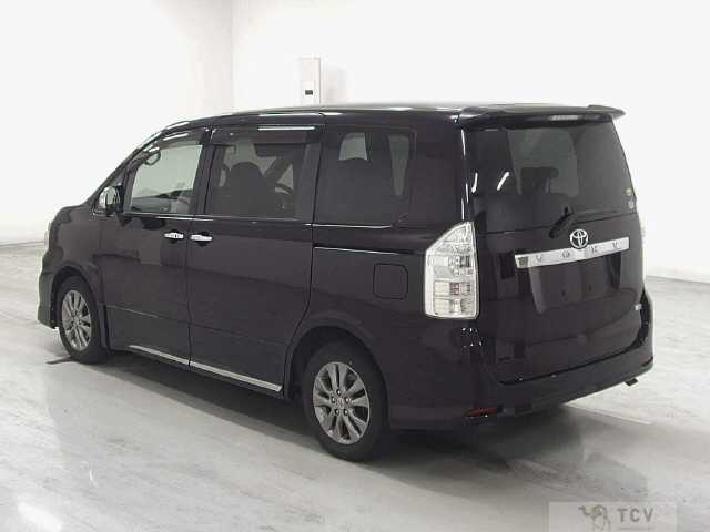 2013 Toyota Voxy
