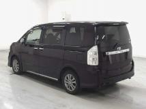 2013 Toyota Voxy
