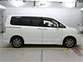 2010 Toyota Voxy