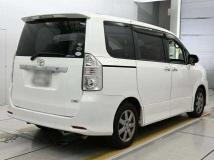 2010 Toyota Voxy