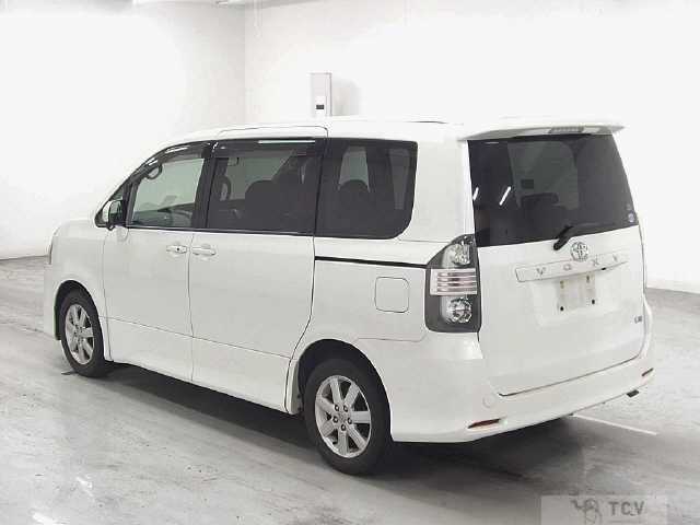 2009 Toyota Voxy