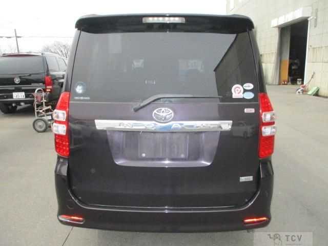 2012 Toyota Noah