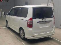 2010 Toyota Noah