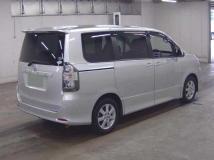 2008 Toyota Voxy