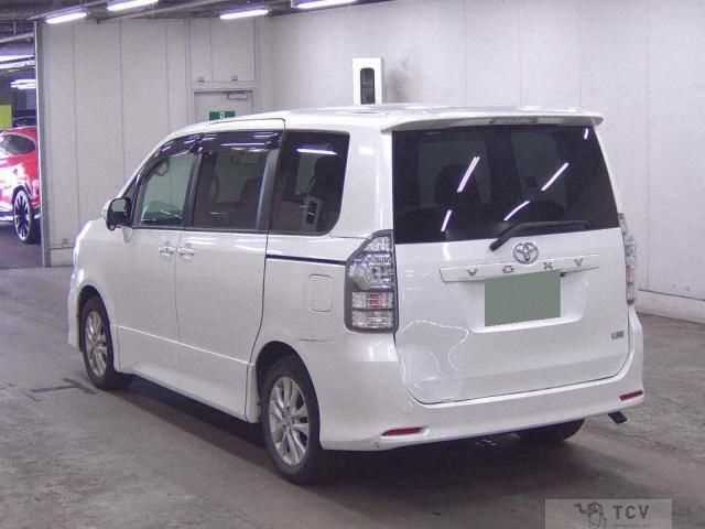 2010 Toyota Voxy