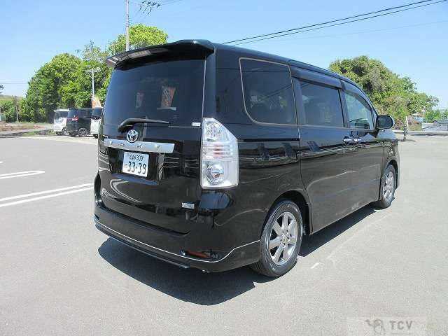2010 Toyota Voxy
