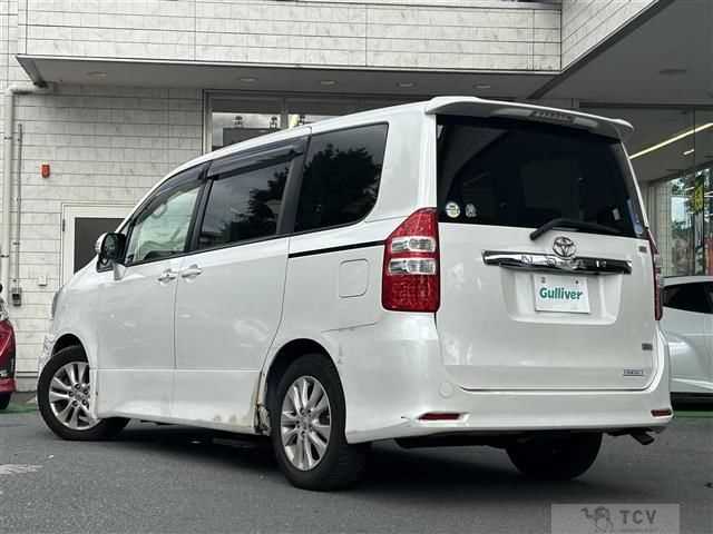 2012 Toyota Noah