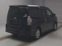 2010 Toyota Voxy