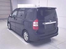 2010 Toyota Noah