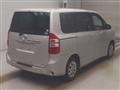 2010 Toyota Noah