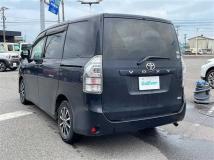 2013 Toyota Voxy