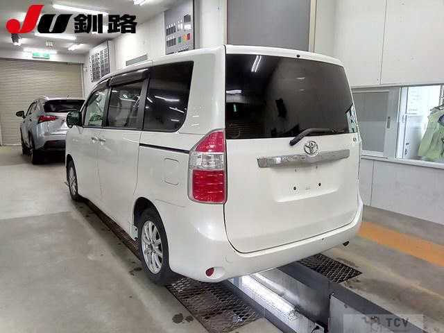2009 Toyota Noah