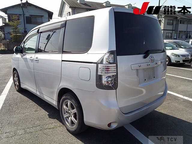 2008 Toyota Voxy