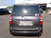 2011 Toyota Noah