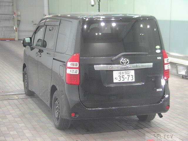 2013 Toyota Noah