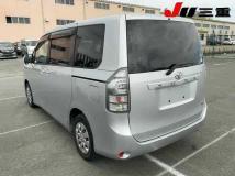 2011 Toyota Voxy