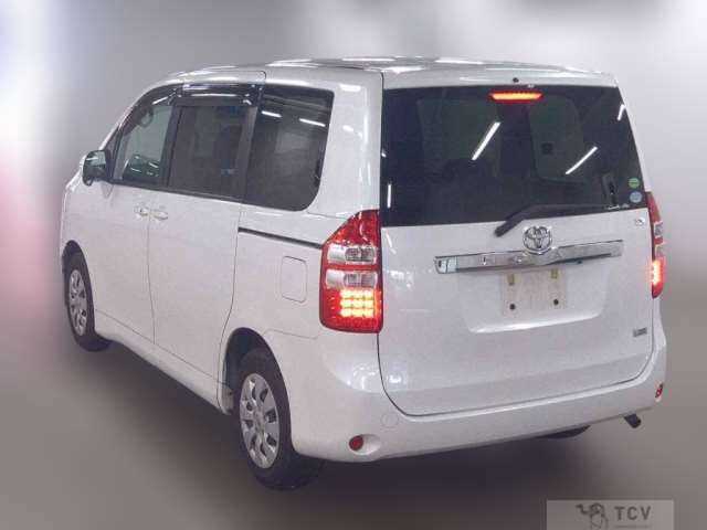 2013 Toyota Noah