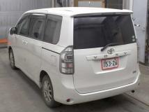 2013 Toyota Voxy