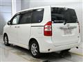 2011 Toyota Noah