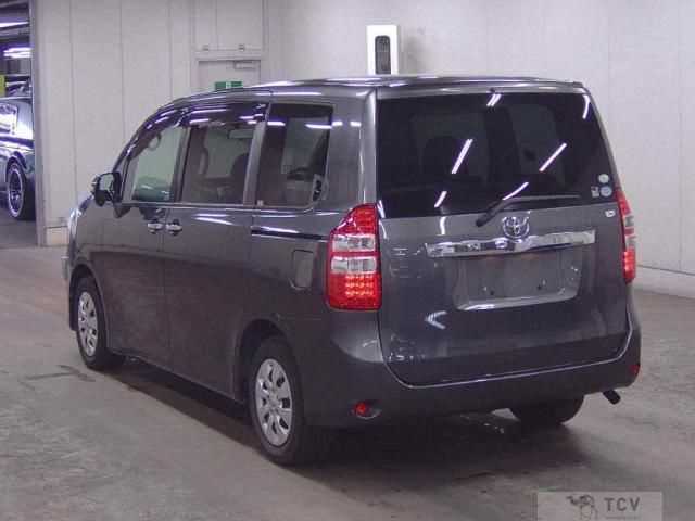 2011 Toyota Noah
