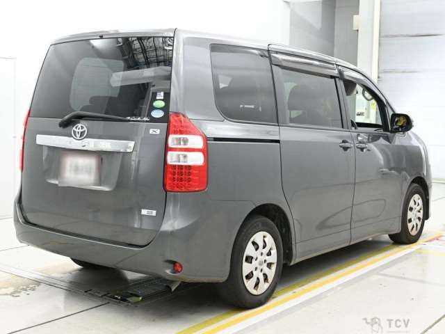 2013 Toyota Noah