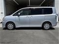 2013 Toyota Voxy