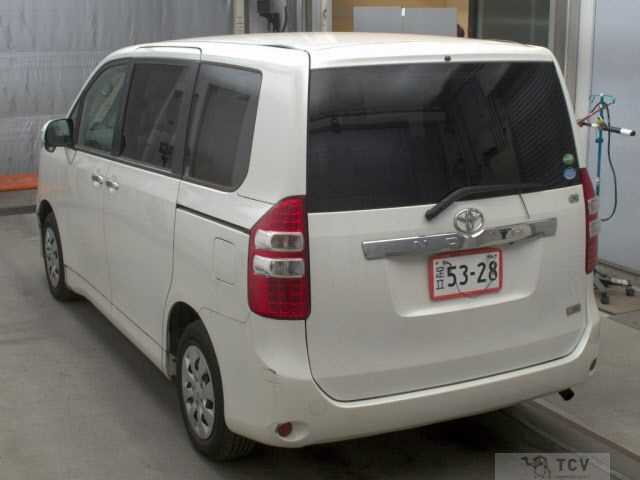 2013 Toyota Noah
