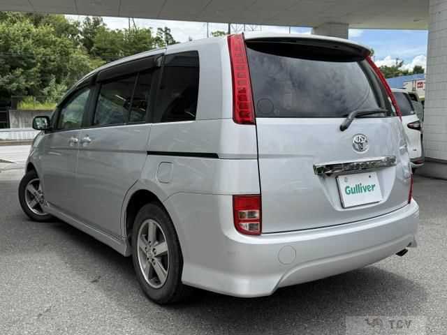 2005 Toyota Isis