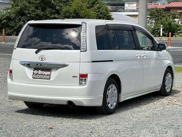 2012 Toyota Isis