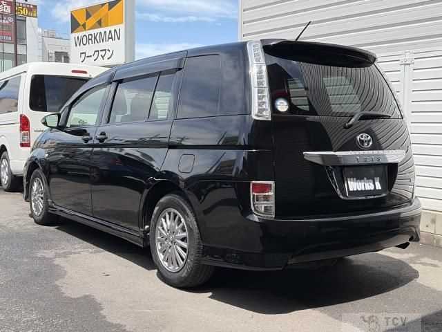2014 Toyota Isis