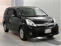 2013 Toyota Isis