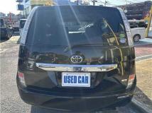2013 Toyota Isis