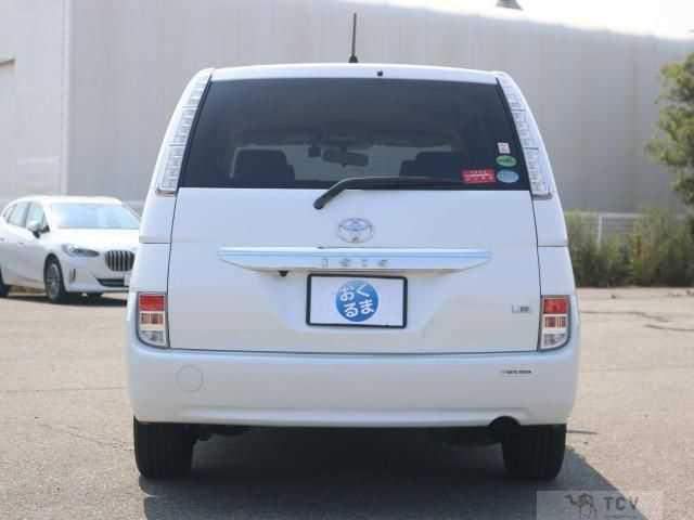 2013 Toyota Isis