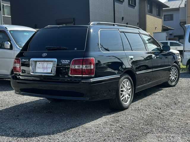 2005 Toyota Crown Estate