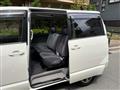 2004 Toyota Voxy