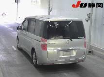 2013 Honda Step WGN